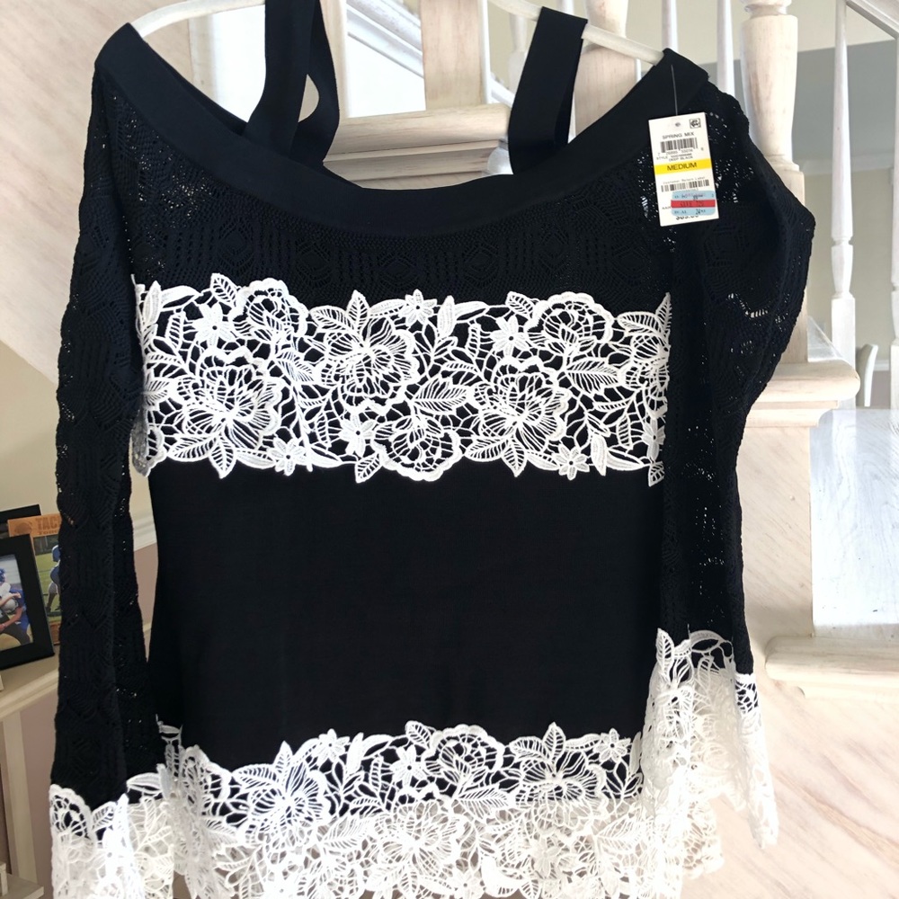 INC black and white floral top